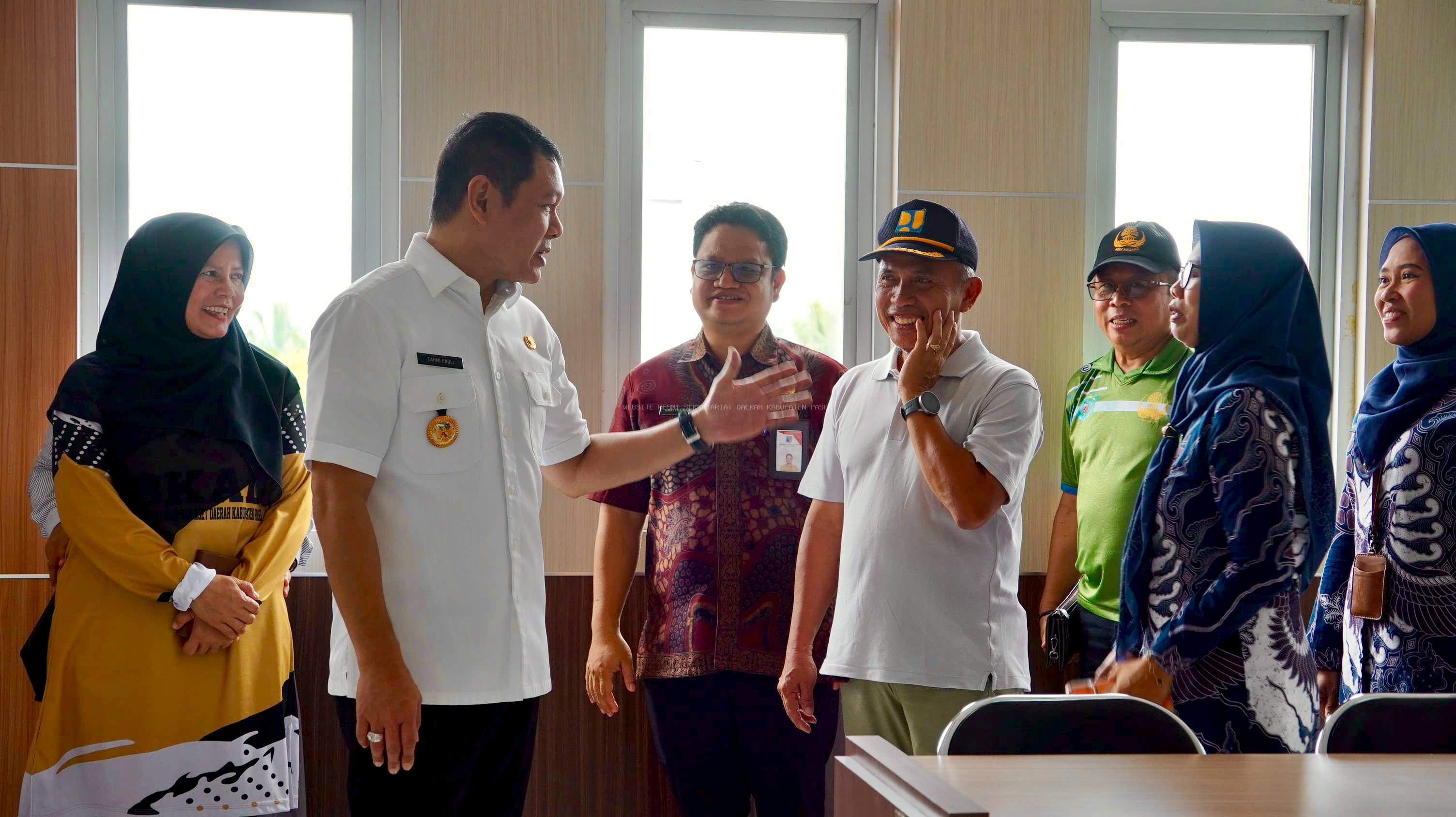 Tuntaskan Pagar Puskesmas Senaken, Bupati Instruksikan Lahan Tidur Jadi Area Produktif