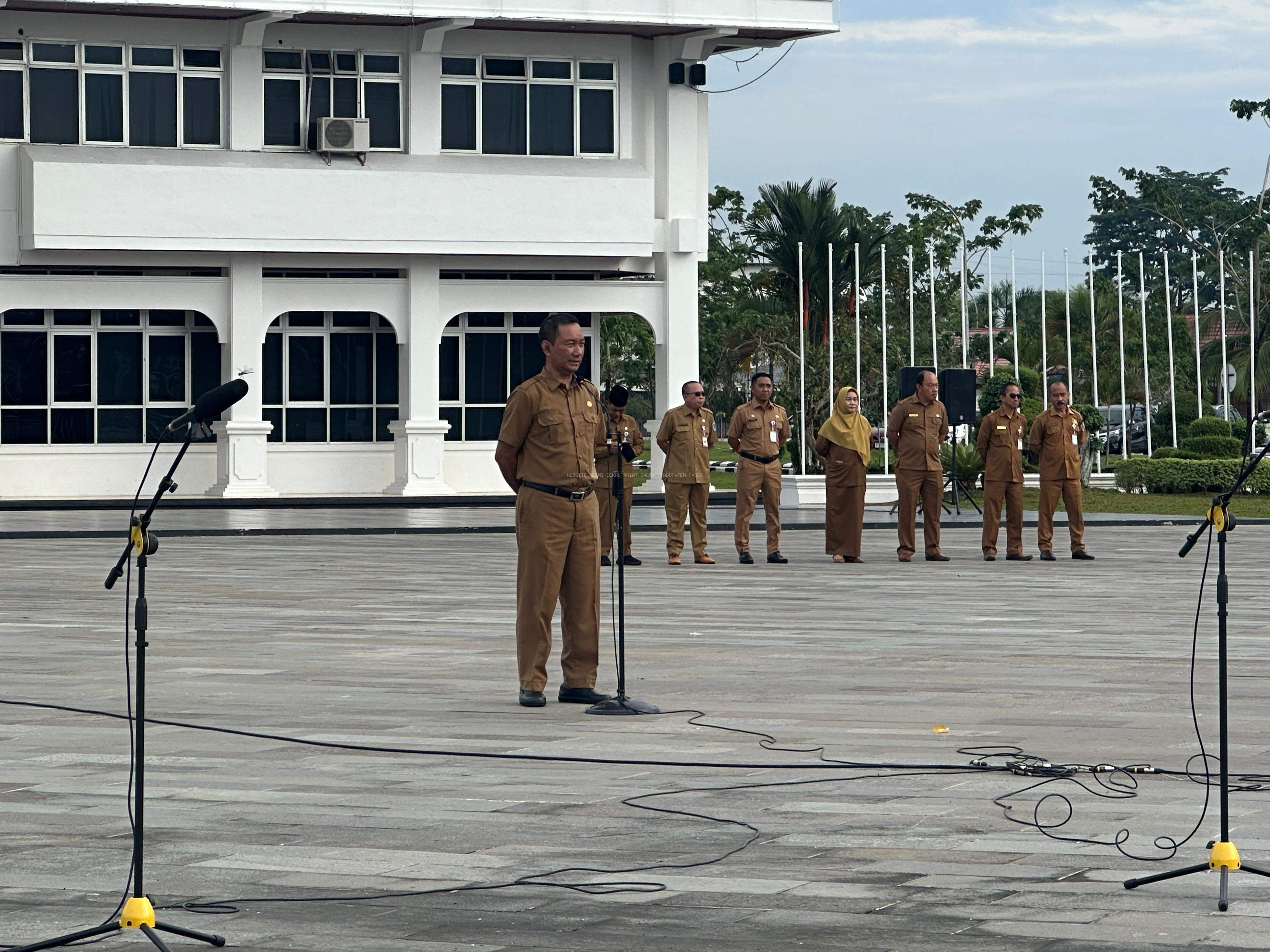 Asisten Adum Pimpin Apel Pagi, Ingatkan Kedisiplinan Pegawai