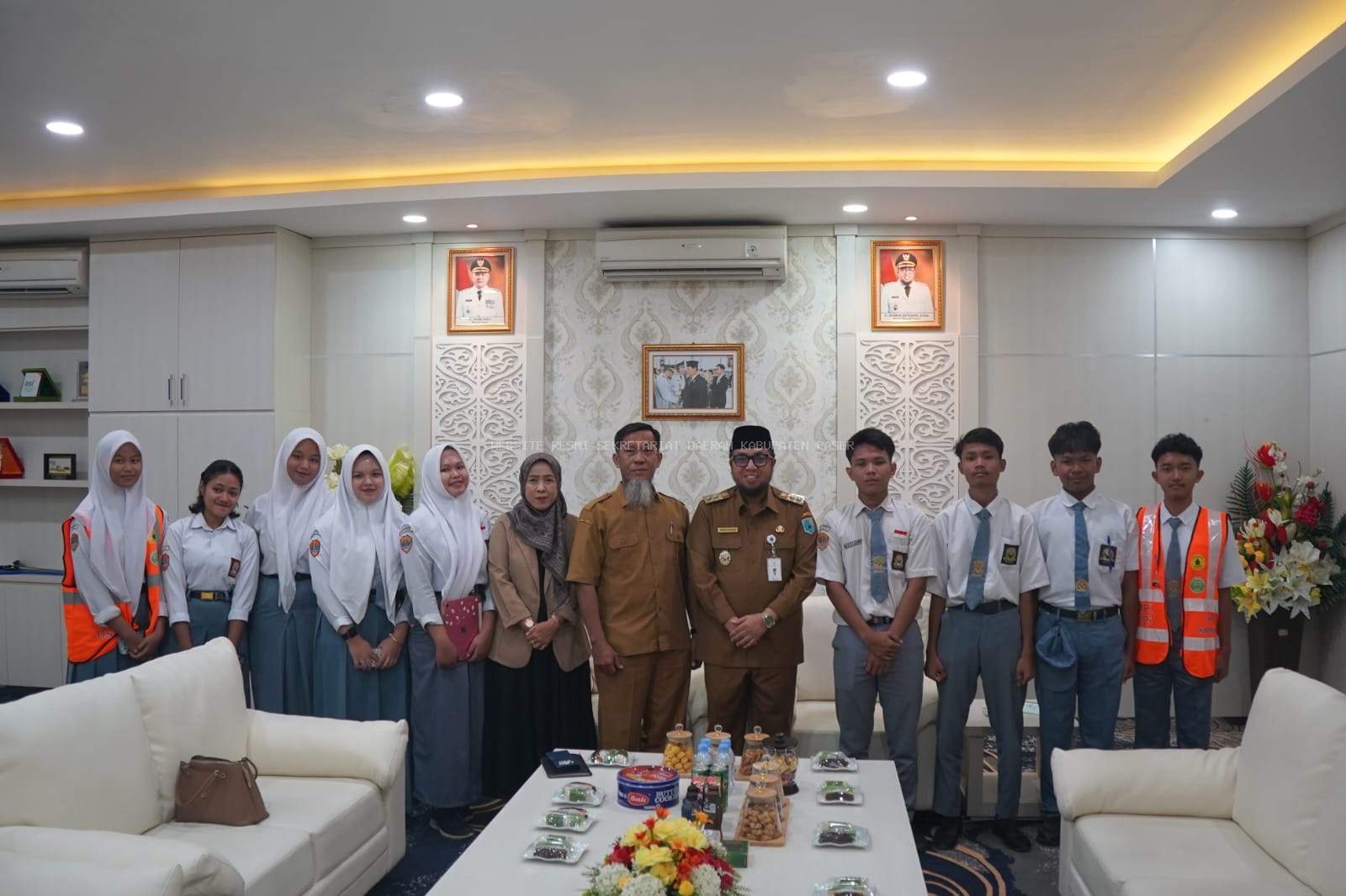 Wabup Terima Kunjungan Siswa SMAN 1 Kuaro