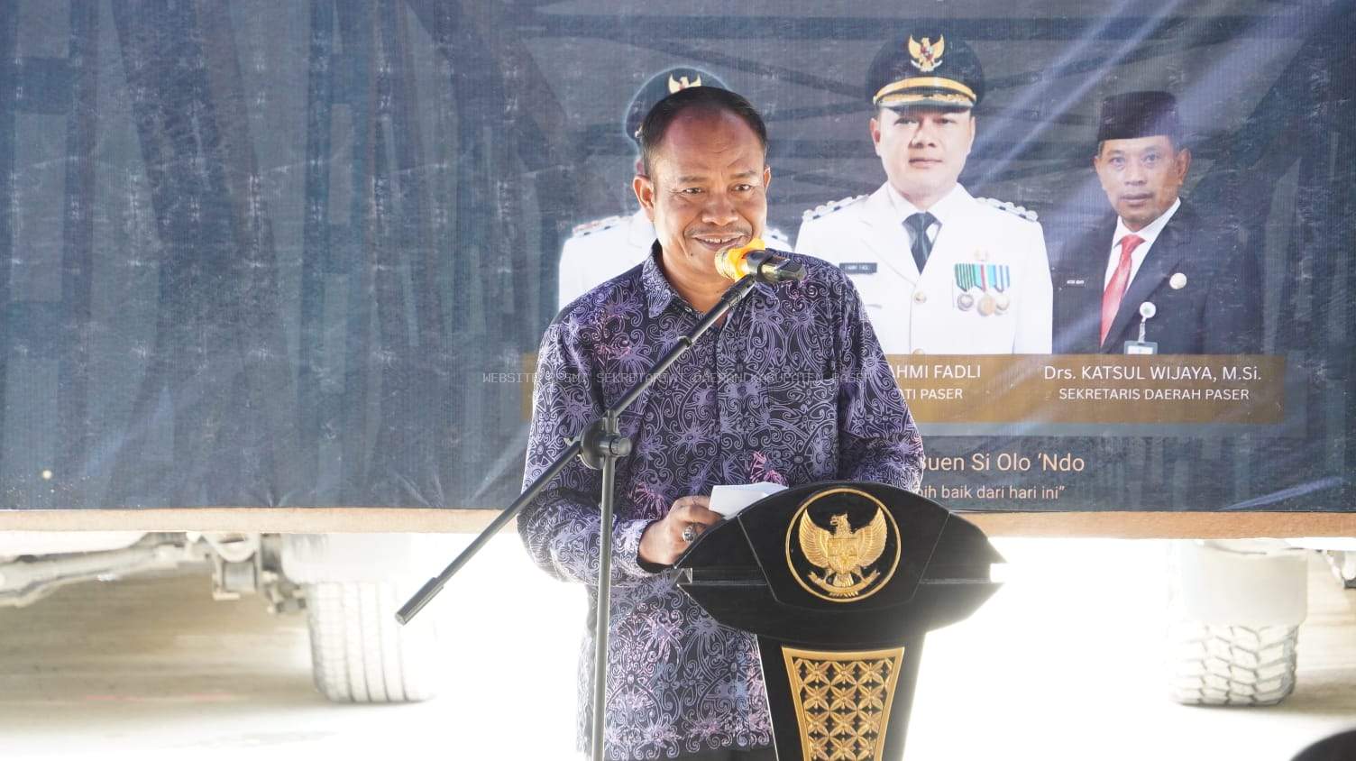 Listrik Masuk, Jembatan Jadi: Warga Rantau Buta 'Demam' Borong Kulkas