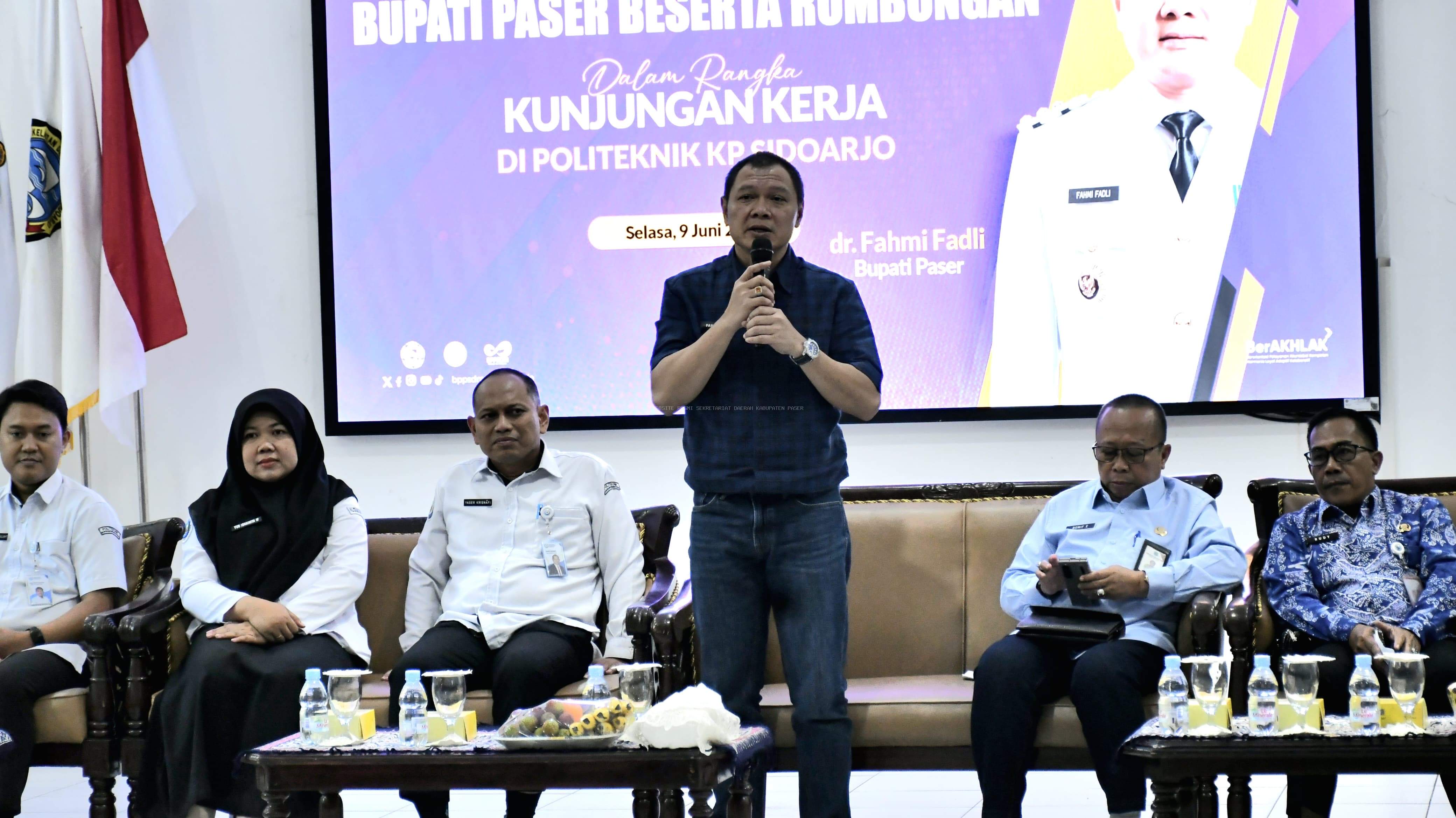 Bupati Beri Motivasi Kepada Para Taruna Poltek Kelautan dan Perikanan Asal Paser