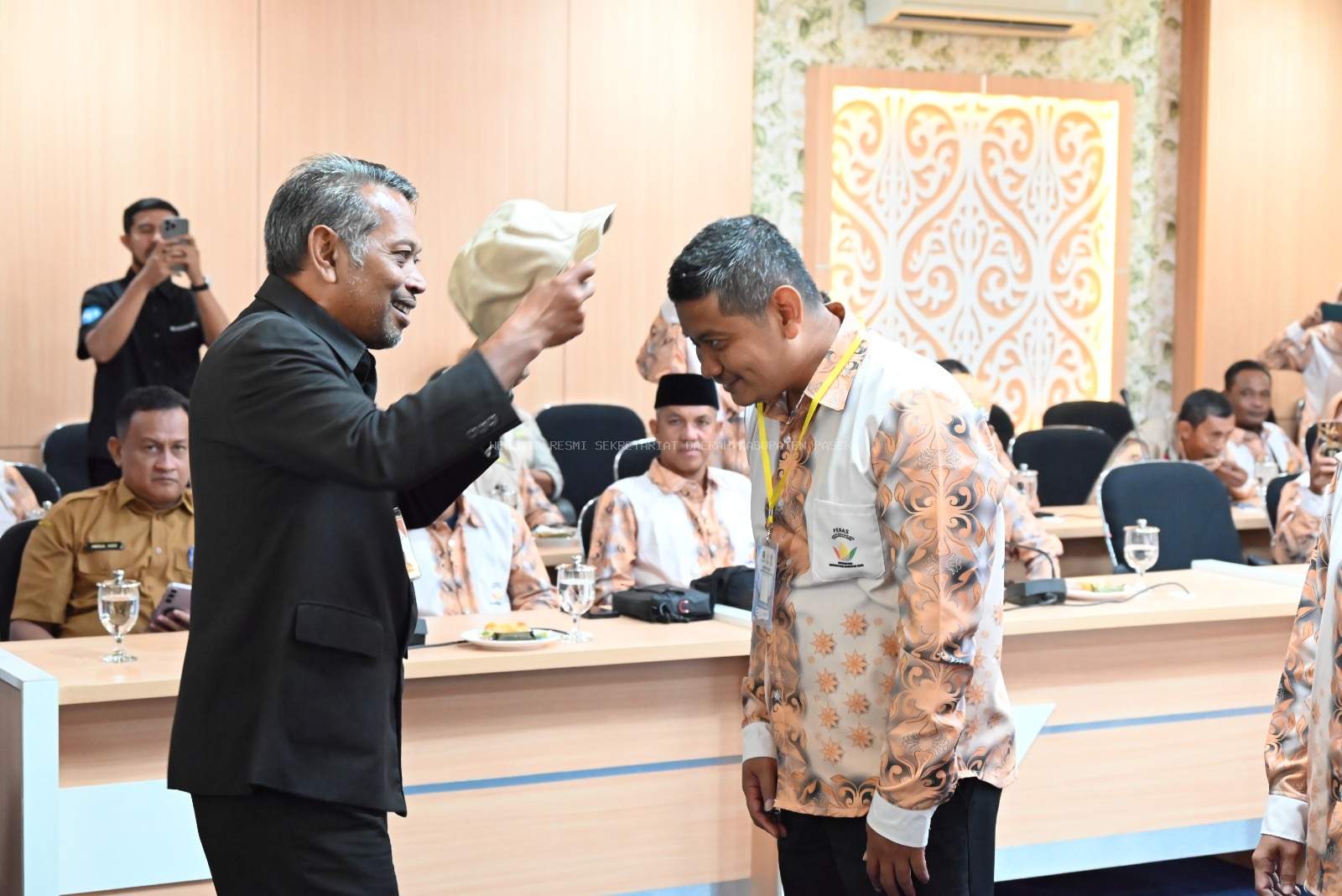 Lepas Kontingen PENAS, Sekda Berpesan Jaga Kesehatan dan Kekompakan