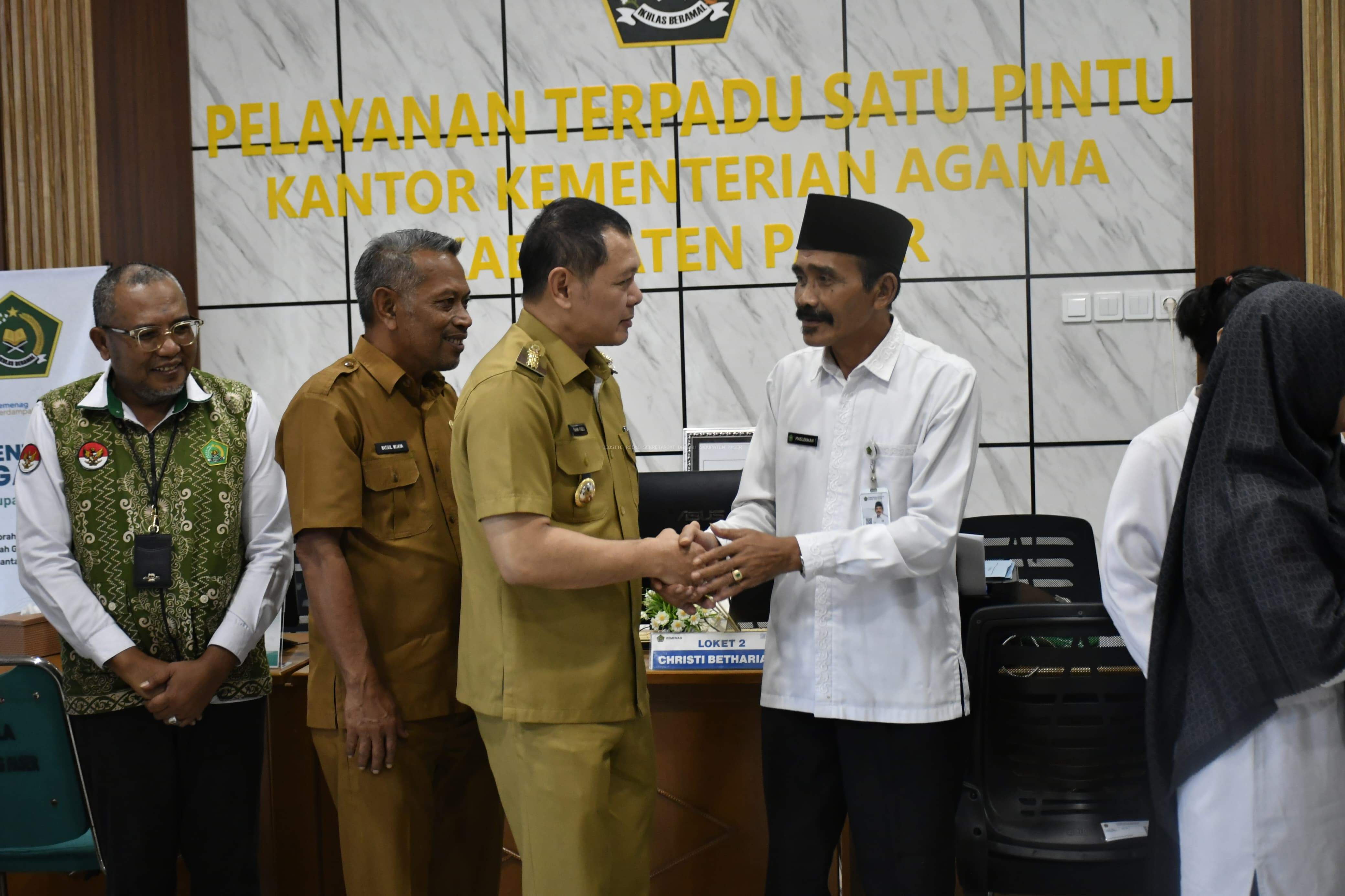 Bupati Silaturahmi Dengan Kepala Kantor Kemenag Paser Yang Akan Purna Tugas