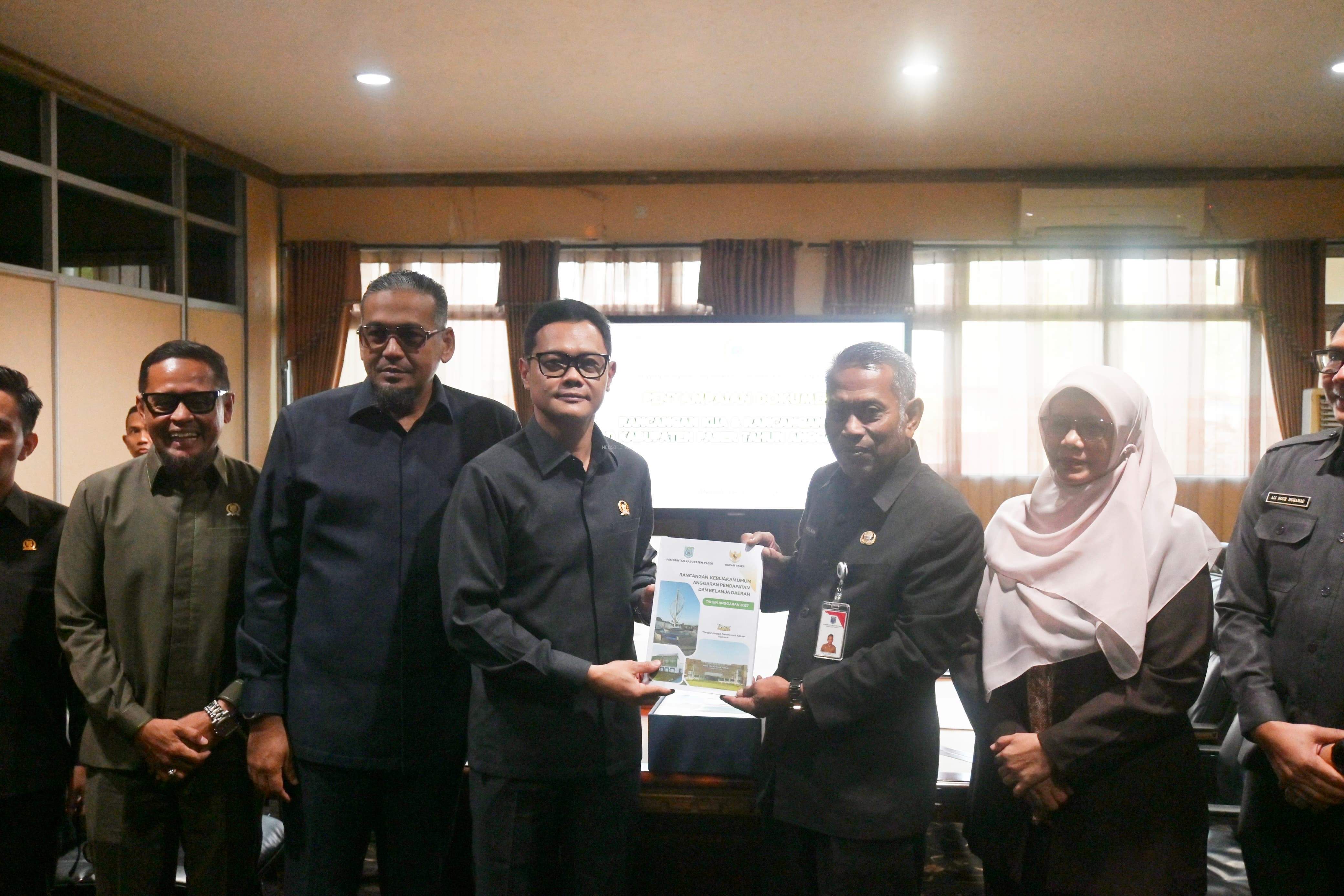 Pemkab Serahkan Rancangan KUA dan PPAS Tahun Anggaran 2027 Kepada DPRD
