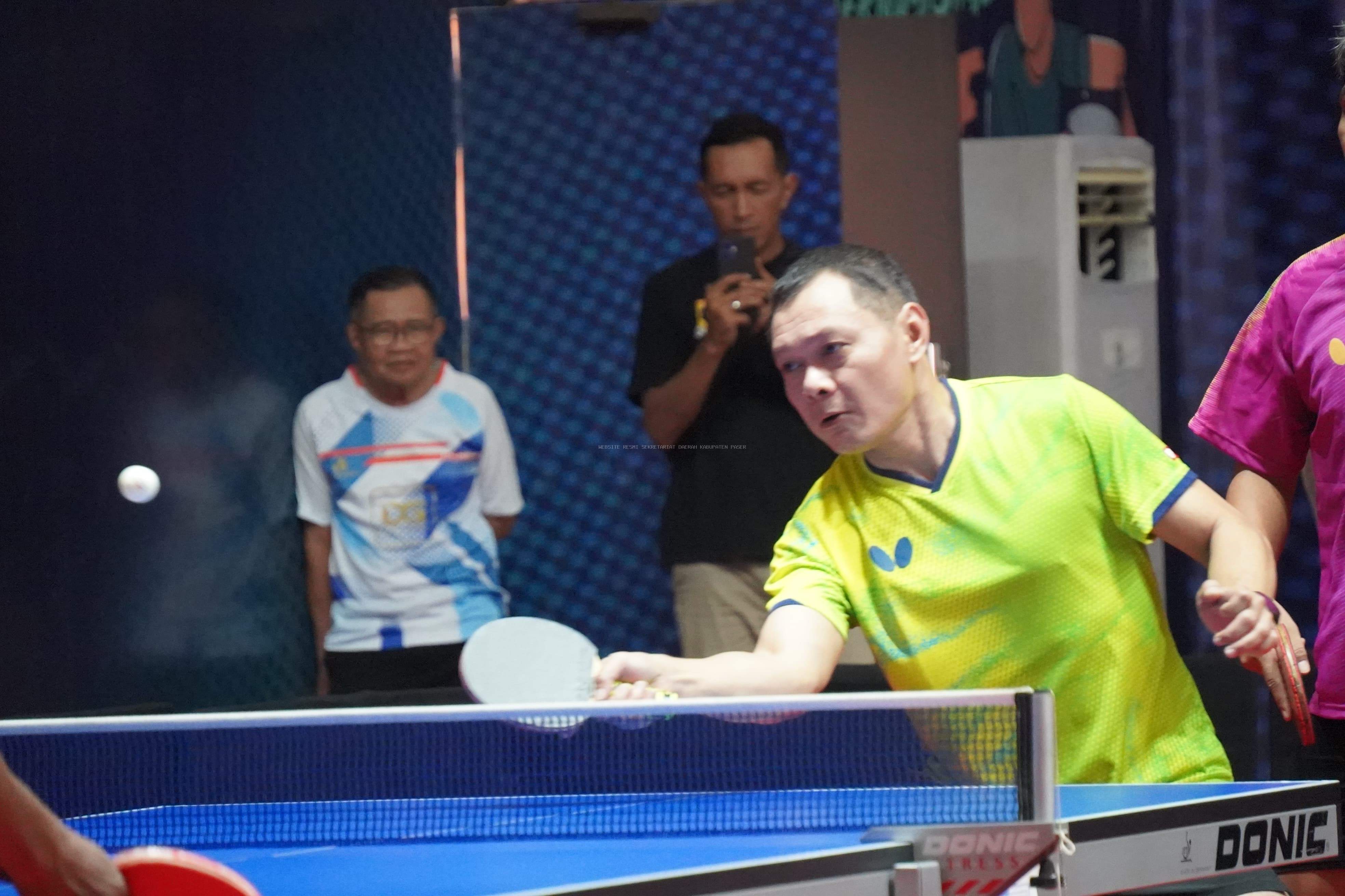 Bupati Paser Melaju ke Babak 4 Besar Paser International Tennis Championship Usai Taklukkan Lawan Lewat Pertarungan Sengit