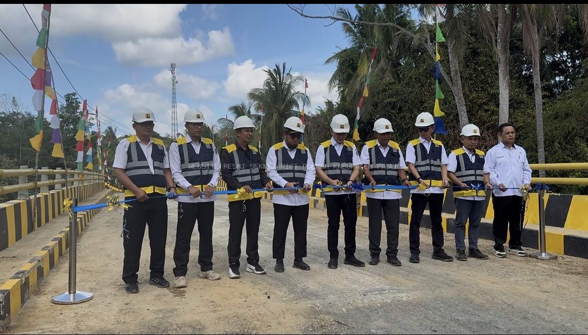 Bupati berpesan agar Jembatan Sei Segendang Yang telah difungsikan Dijaga Dengan Baik